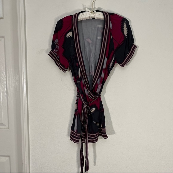 BCBGMaxAzria Black & Pink Blouse Rose Wrap Top Short Sleeve Surplice V-Neck Sz S - Picture 3 of 12